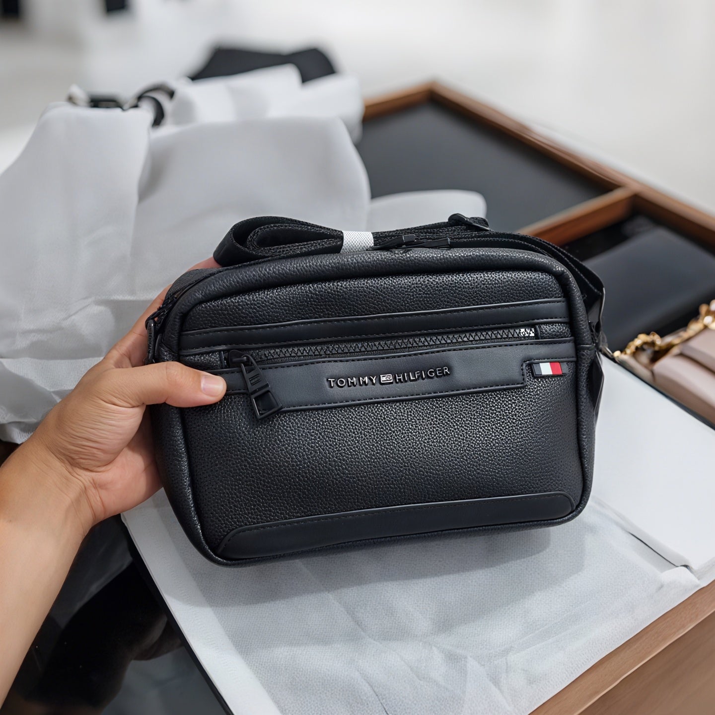 Sacoche sp TOMMY HILFIGER ⚫️ REF: 6332 BLACK
