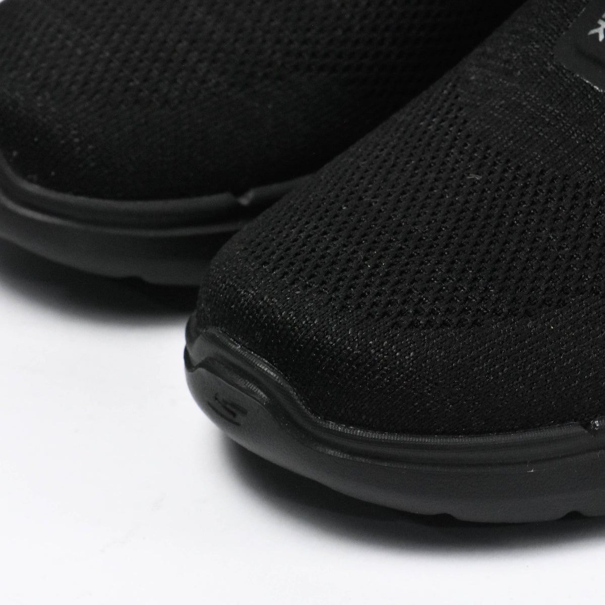 SKECHERS GO WALK 6