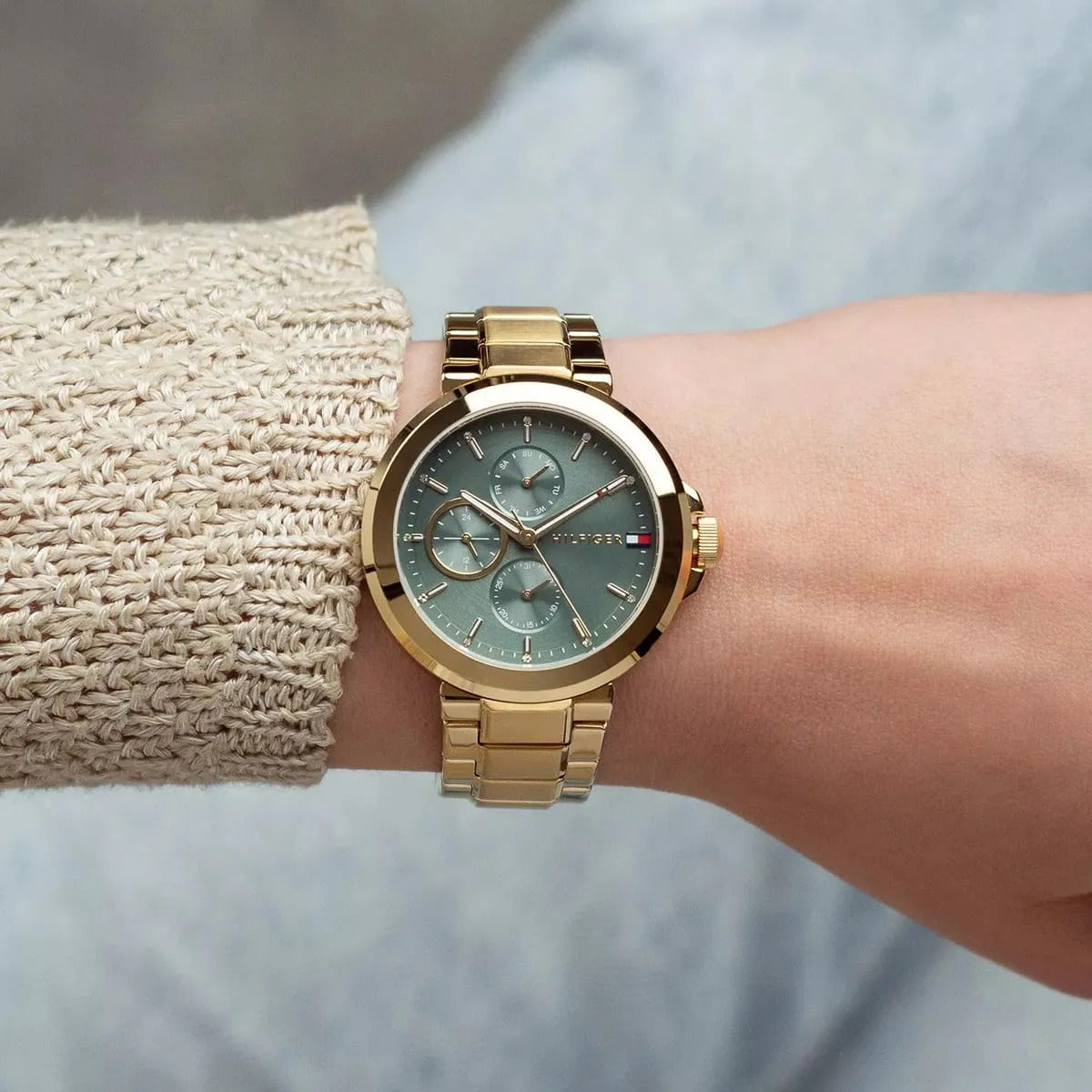 MONTRE Tommy Hilfiger POUR FEMME  1782755