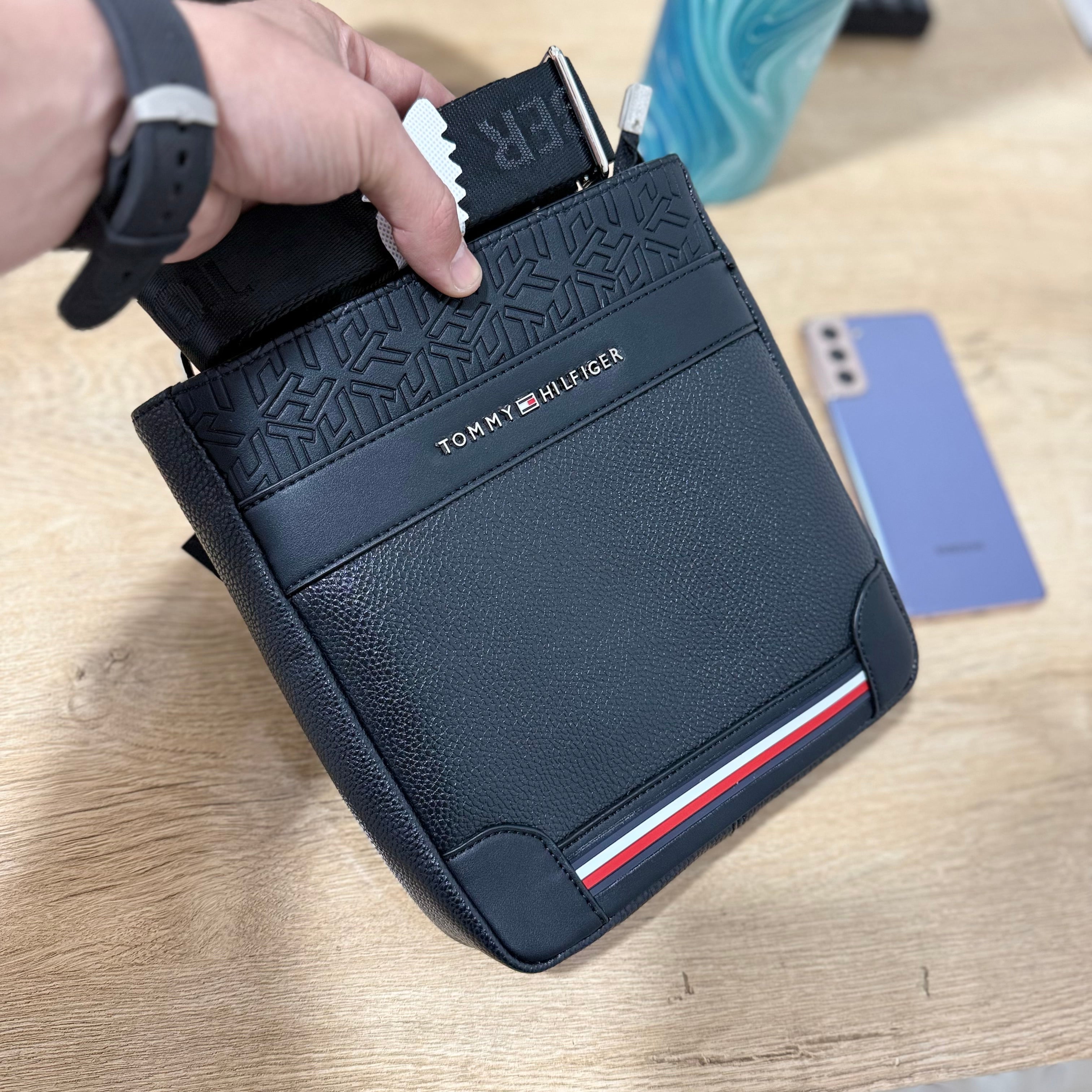 Sacoche sp TOMMY HILFIGER 1⚫️  REF: 6533 NOIR