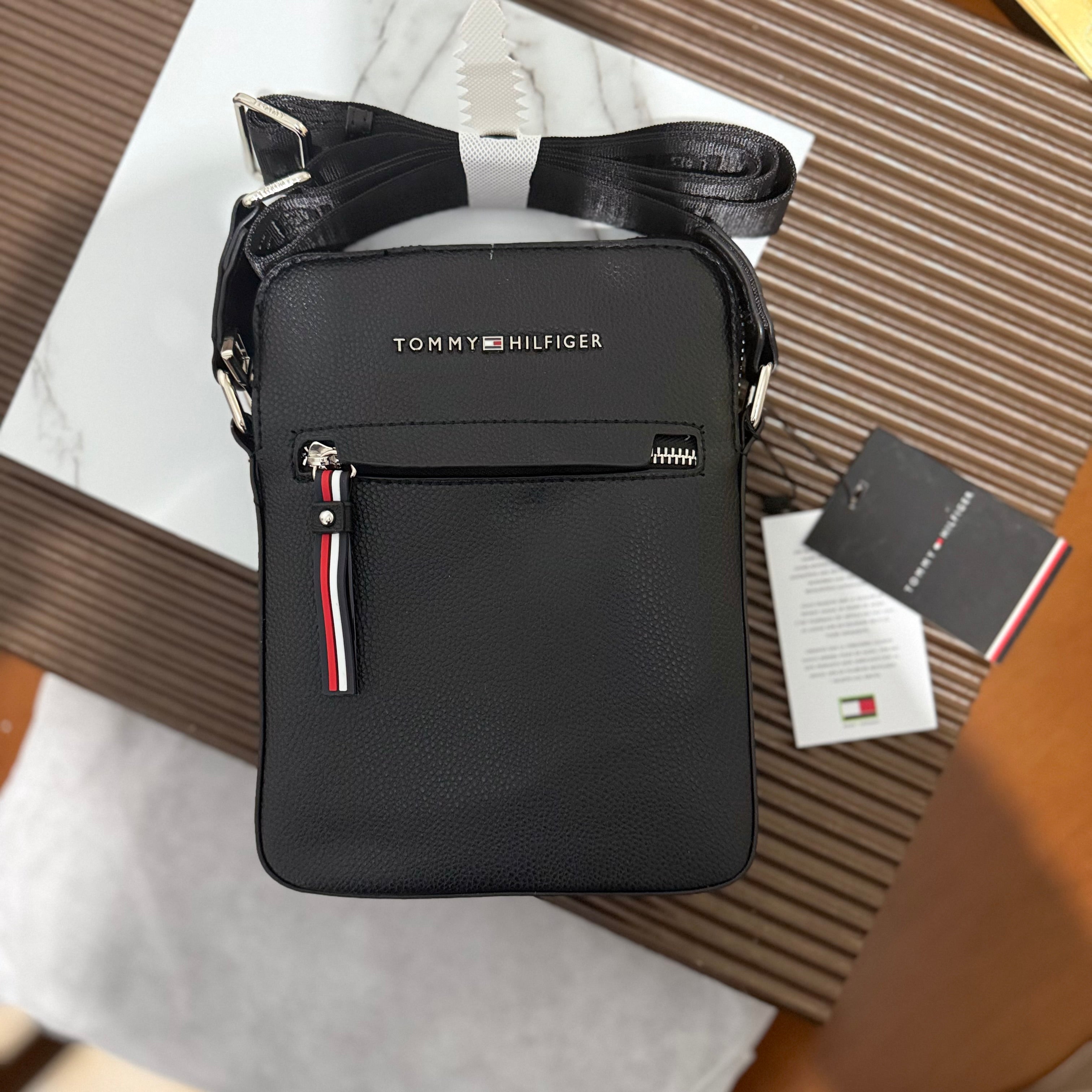 Sacoche sp TOMMY HILFIGER ⚫️ REF: TM1036-4  BLK 2