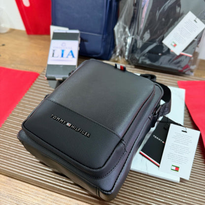 Sacoche sp TOMMY HILFIGER 1 ⚫️  REF: 4557 BLACK