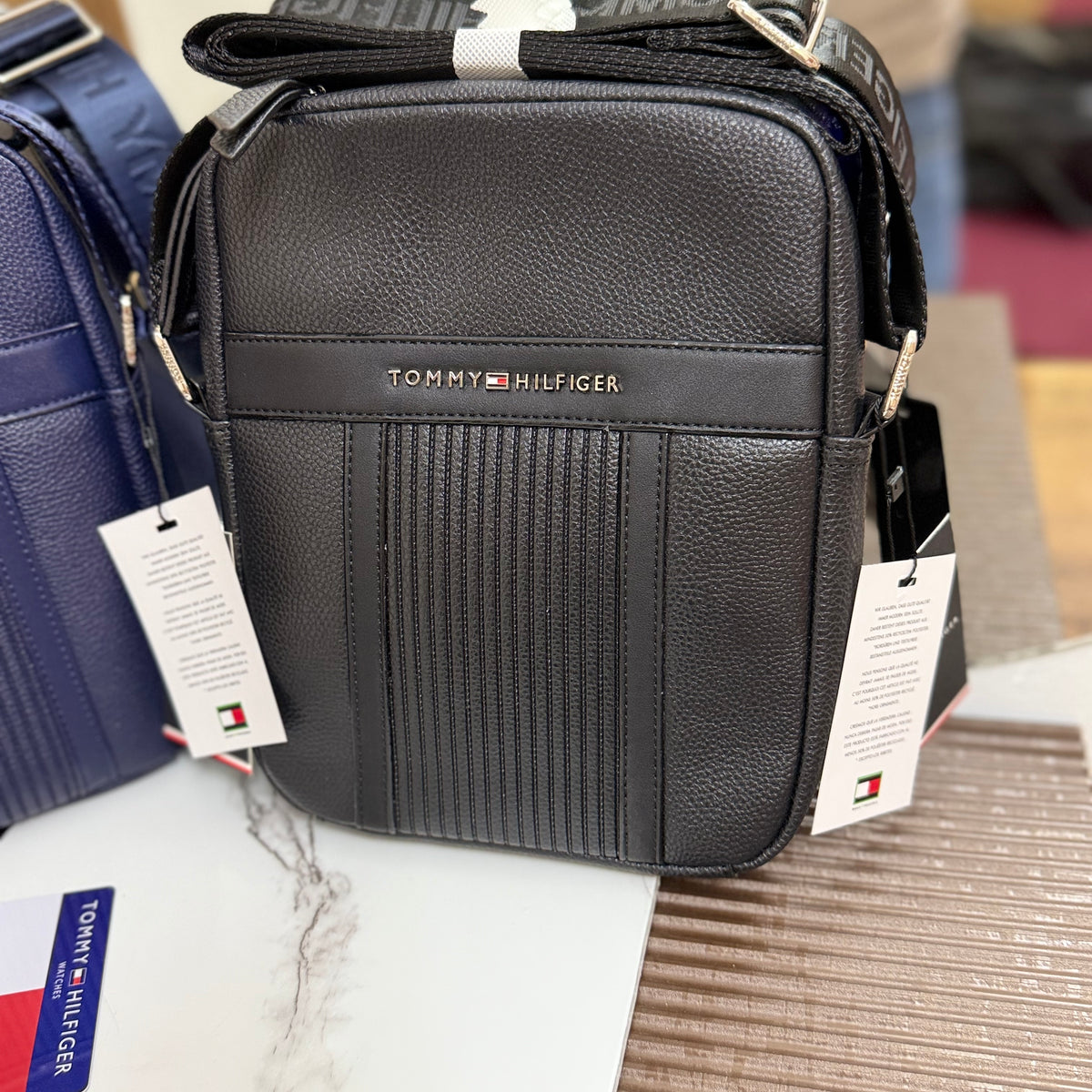 Sacoche sp TOMMY HILFIGER 1 ⚫️ REF: 734-06 Noir