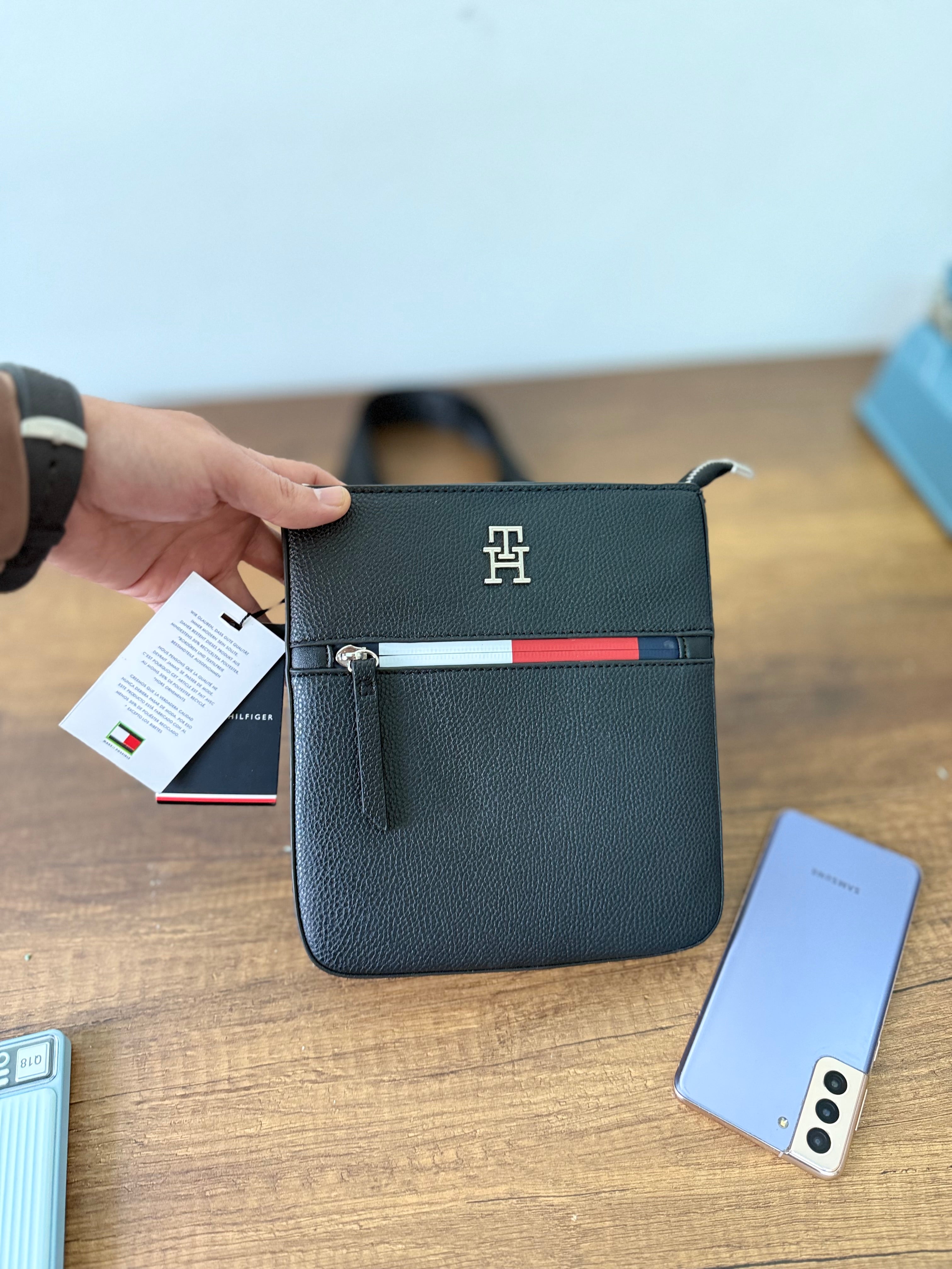 Sacoche sp TOMMY HILFIGER ⚫️ REF: TM1046-3  BLK 2