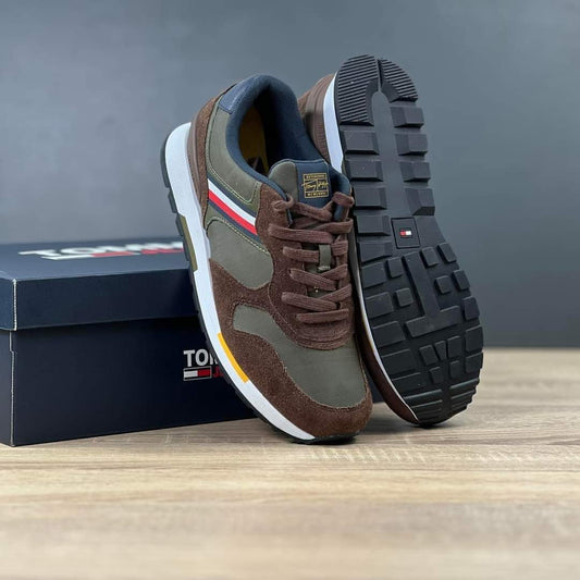 TOMMY HILFIGER RETRO RUNNER MIX STRIPES.                              Référence : FM0FM03745RBN