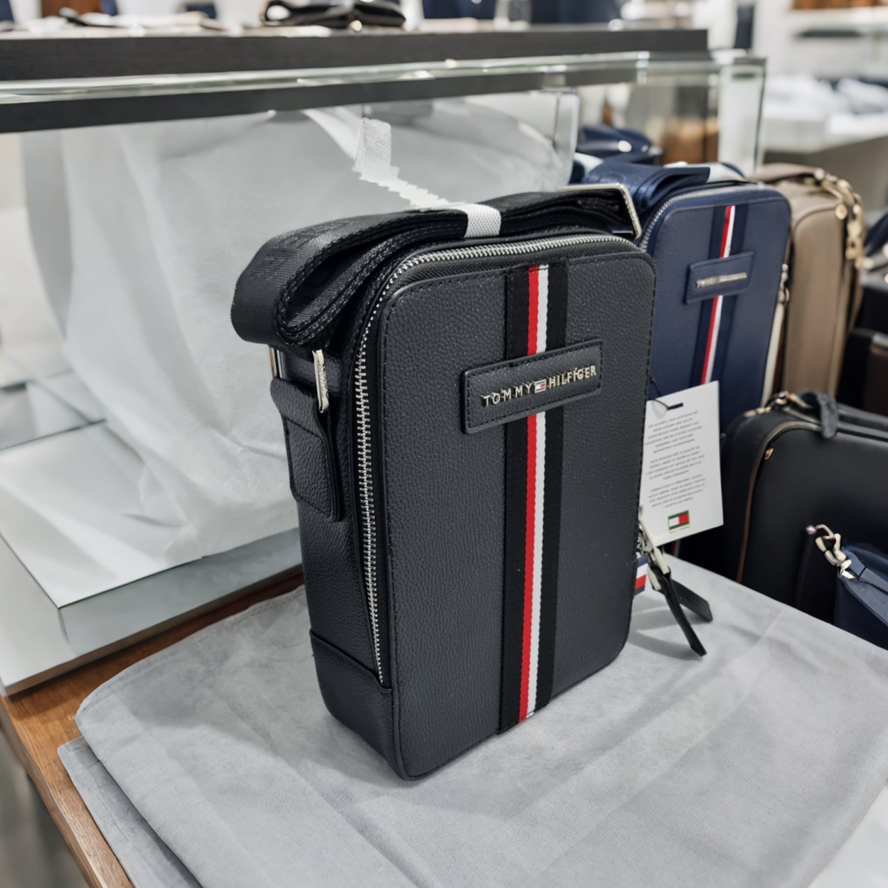 Sacoche sp TOMMY HILFIGER ⚫️ REF: TM1013-3 BLK