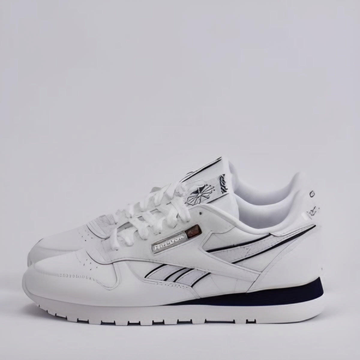 REEBOK CLASSIC LEATHER WHITE/WHITE/NAVY  100201123