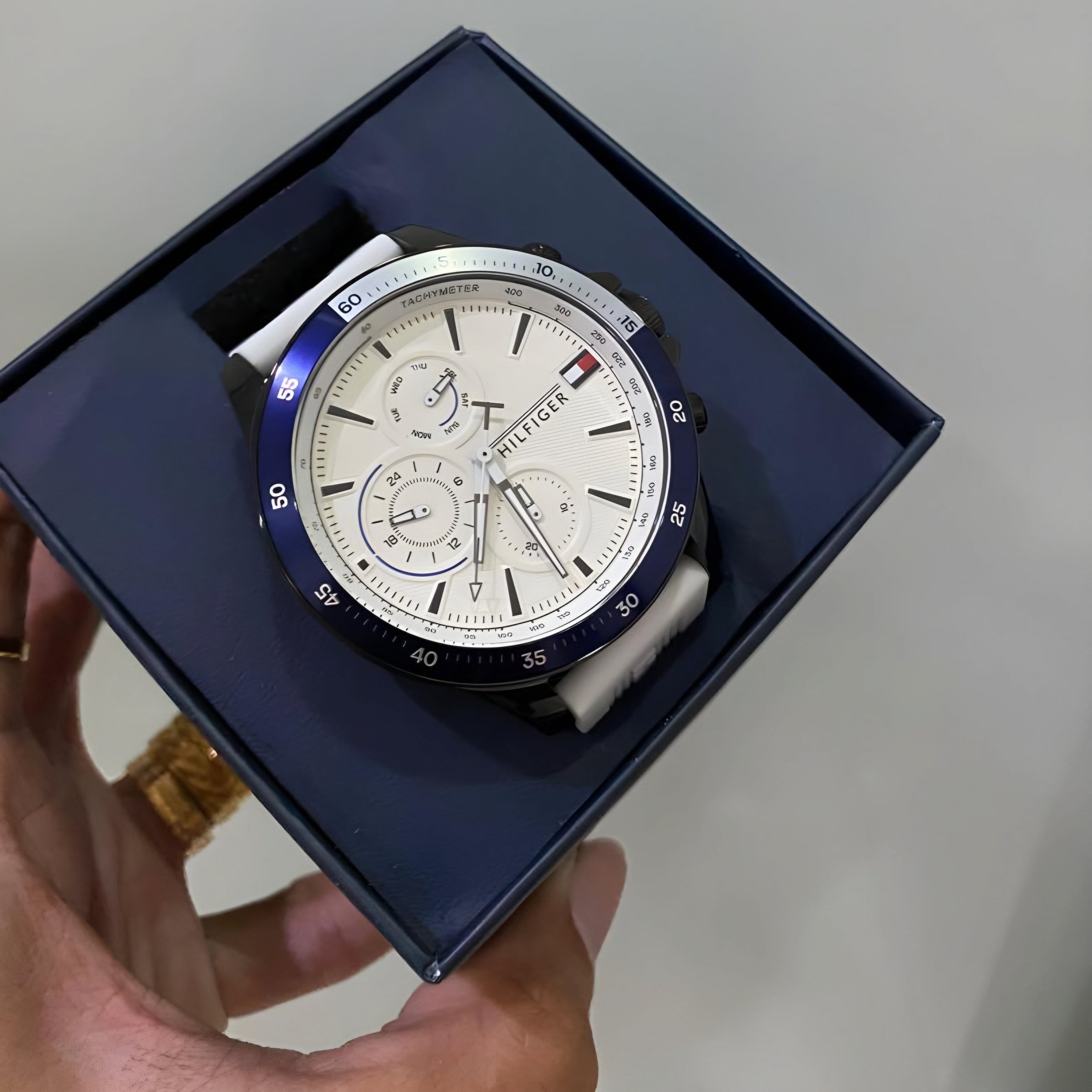 Montre Tommy Hilfiger 2256